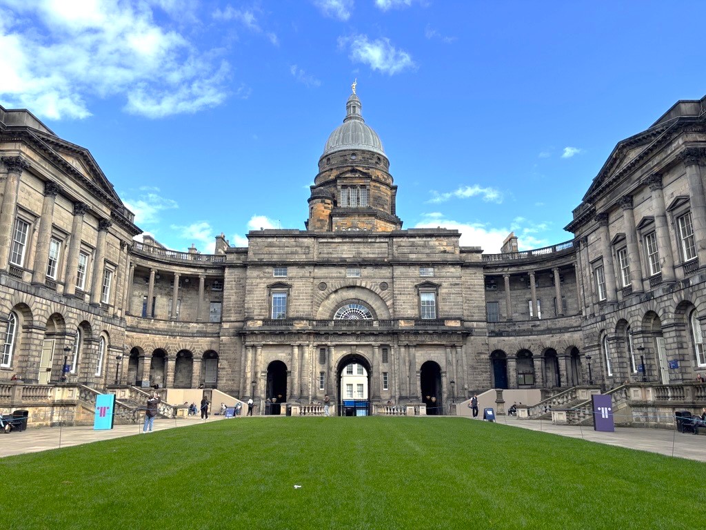 エディンバラ大学